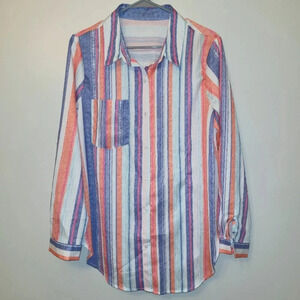 **4/$20 TEES**Women's size large button up blouse
